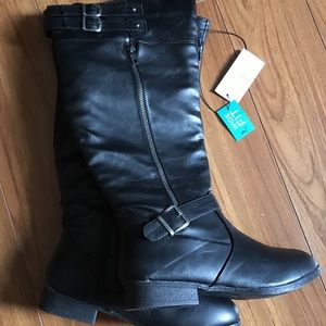 Rue21 wide width black boots